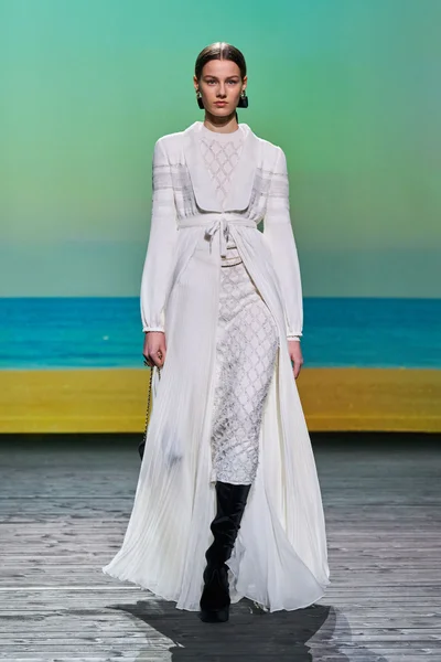 Look 70